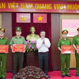 công an cần thơ bắt đá gà