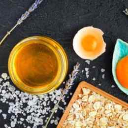dưỡng da bằng trứng gà và mật ong