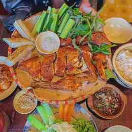 hình ảnh của gà nướng tửu lầu đà lạt