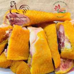 lật gà trong nồi chiên không dầu