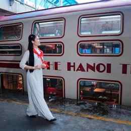 muốn lên tàu đi xa nhưng nhà ga đã sập