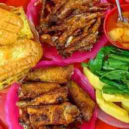 quán cây đa chân gà nướng