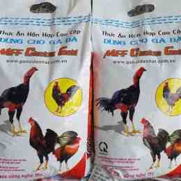 thức ăn cho gà đá cựa