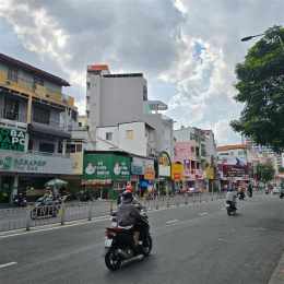 tính năng nổi bật com ga da gion le van sy