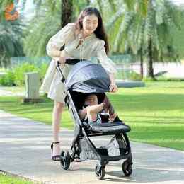 xe đẩy em bé gấp gọn